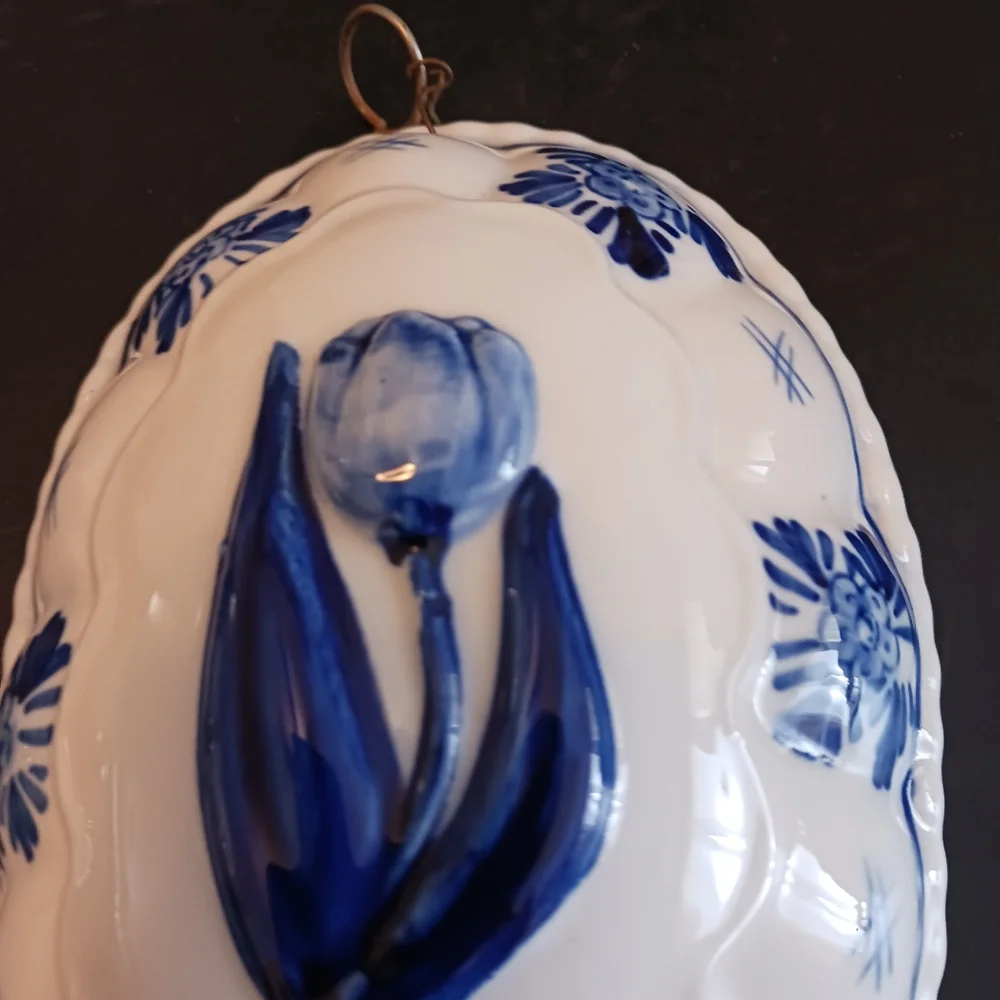 Antique Dutch Delft porcelain mold colbalt blue and white tulip designs - Picture 5 of 5